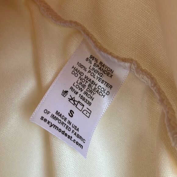 Basic White Tshirt - Picture 5 of 6